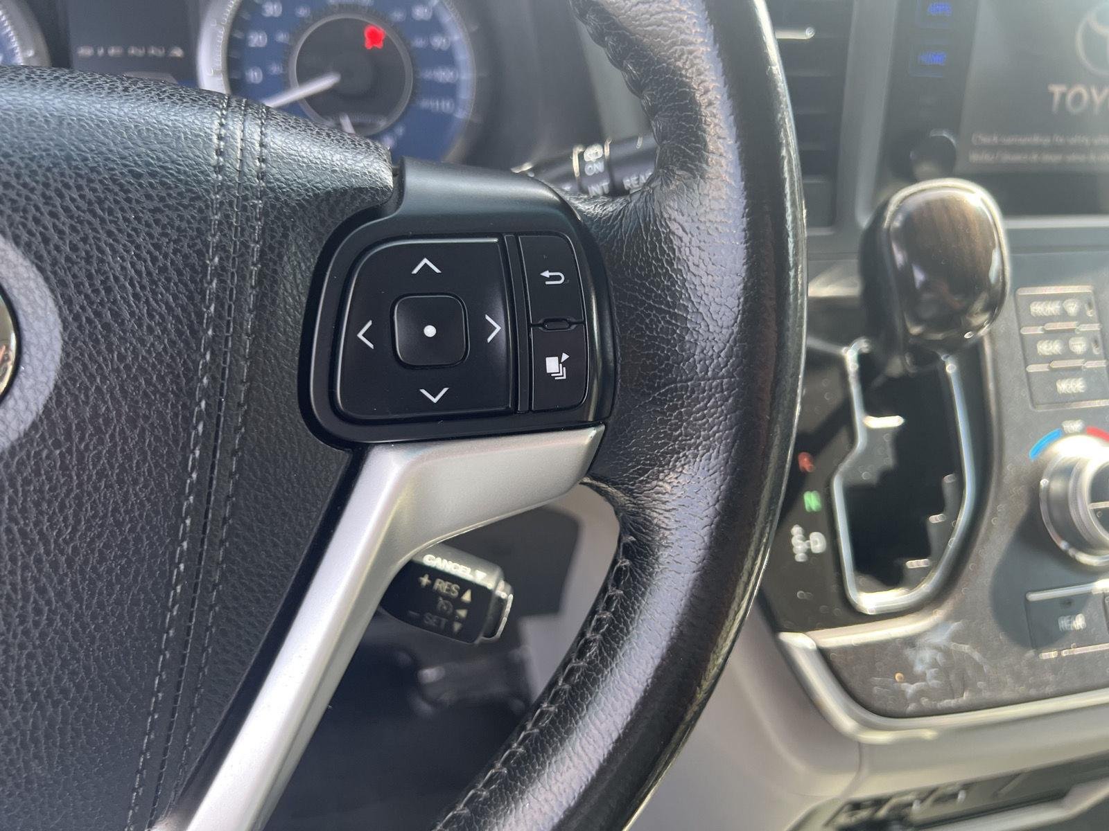 2016 Toyota Sienna XLE - Photo 20