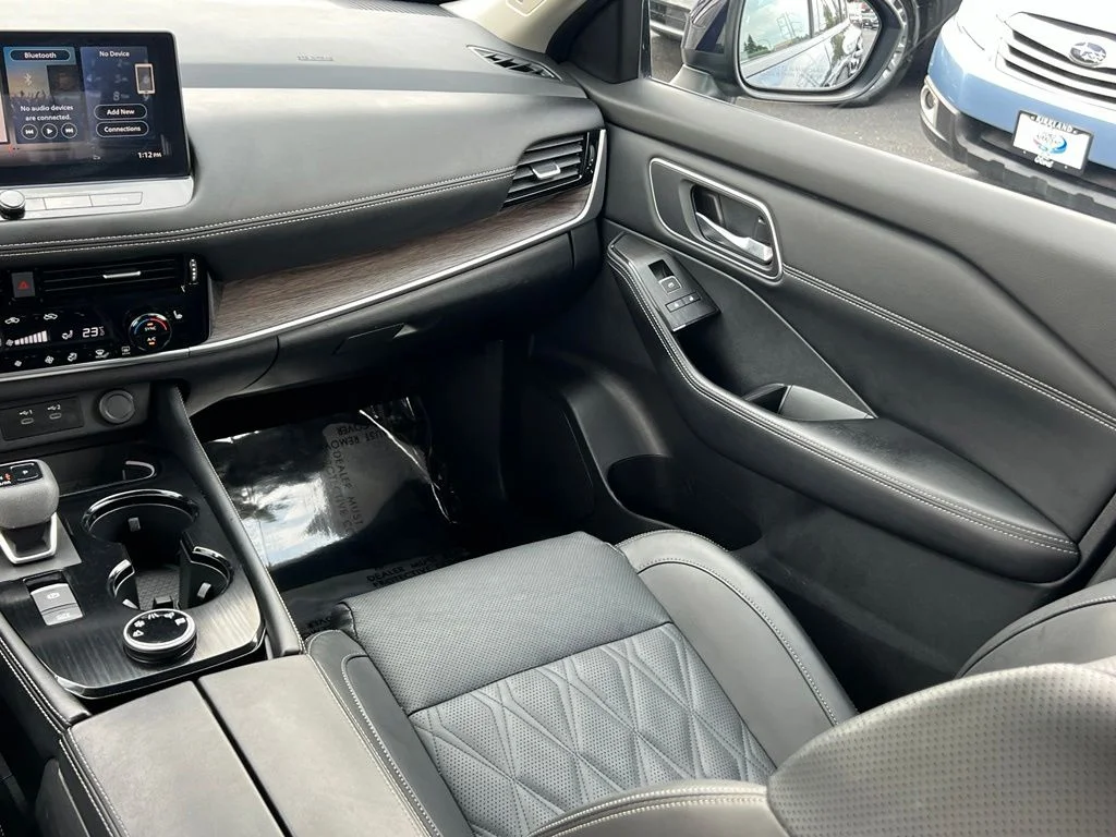 Used 2024 Deep Ocean Blue Nissan Platinum image 19