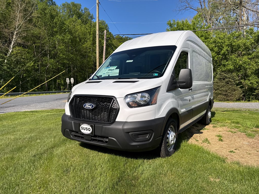New 2026 Oxford White Ford Base w/9,950 lb. GVWR image 18