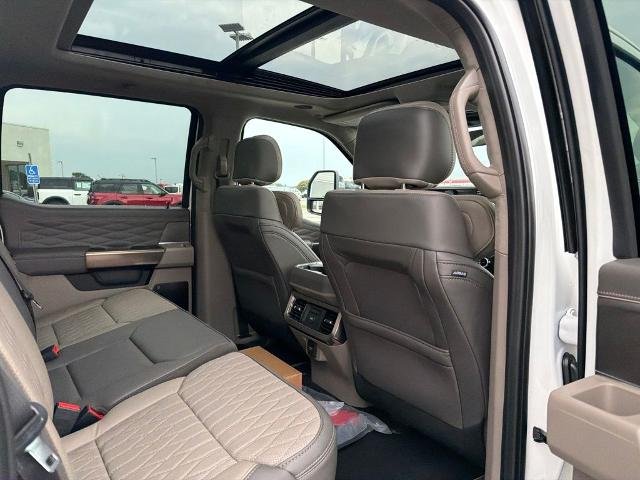 New 2026 Star White Metallic Tri-Coat Ford F-250® Platinum® image 19