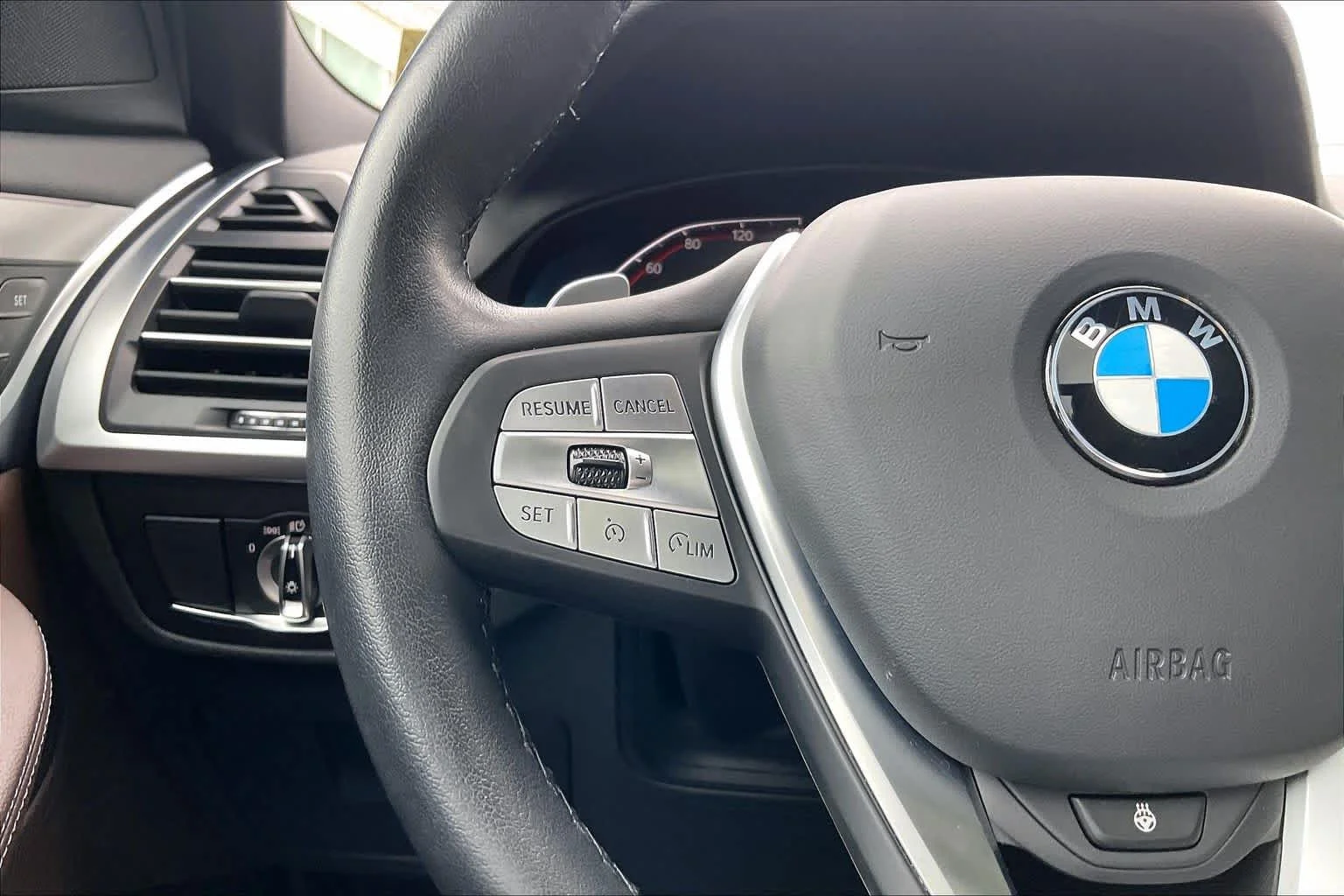 Used 2022 Mineral White Metallic BMW xDrive30i image 45