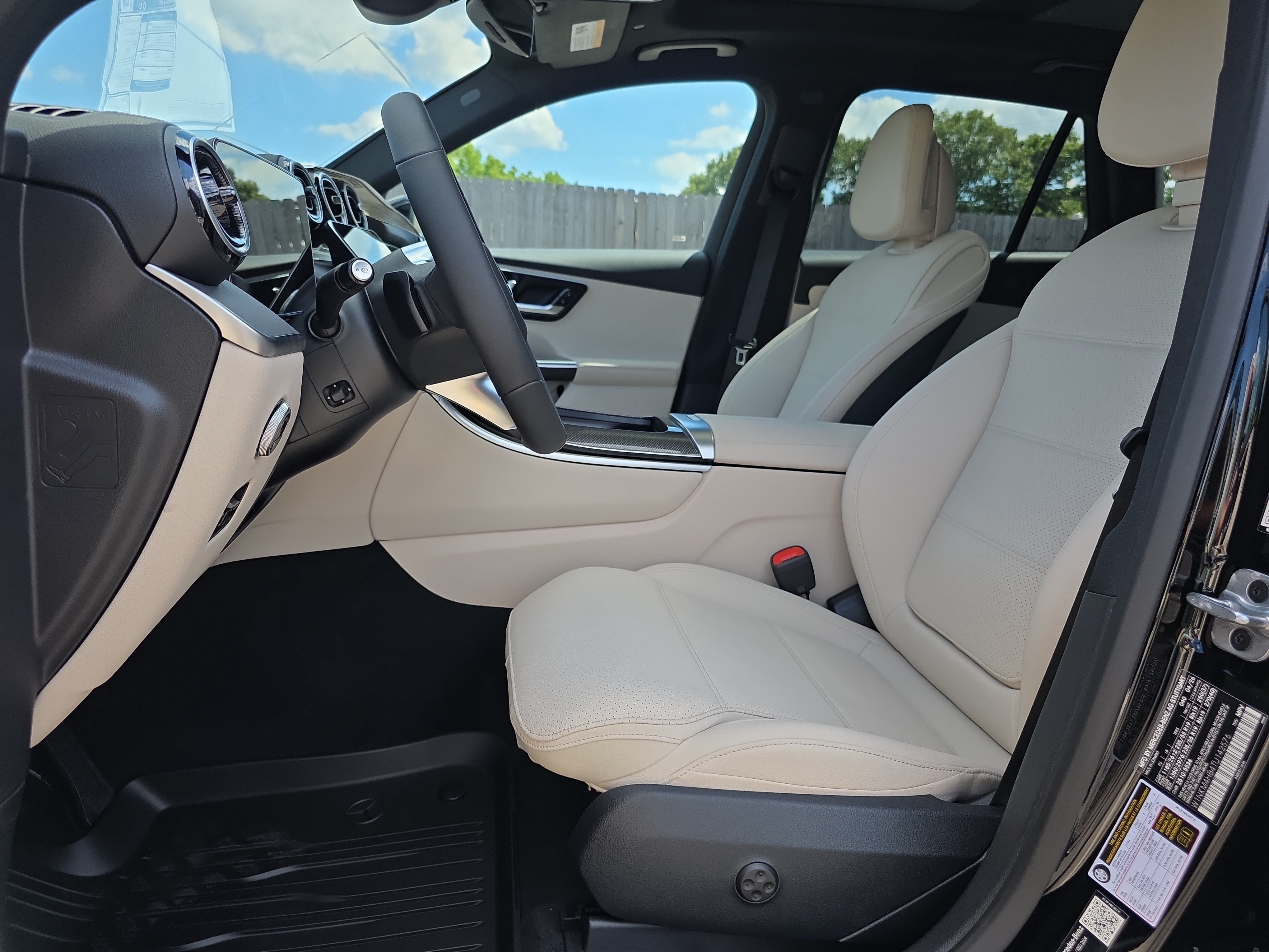 New 2026 Black Mercedes-Benz GLC 300 image 37