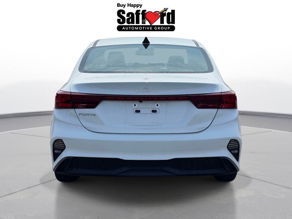 Used 2024 White Kia LXS image 6