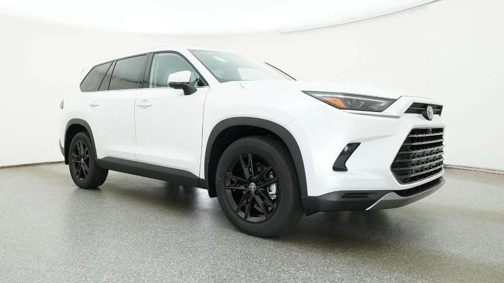 New 2026 Wind Chill Pearl Toyota Platinum image 9