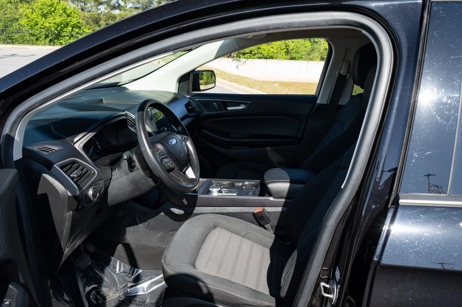 Used 2023 Black Ford SE image 14