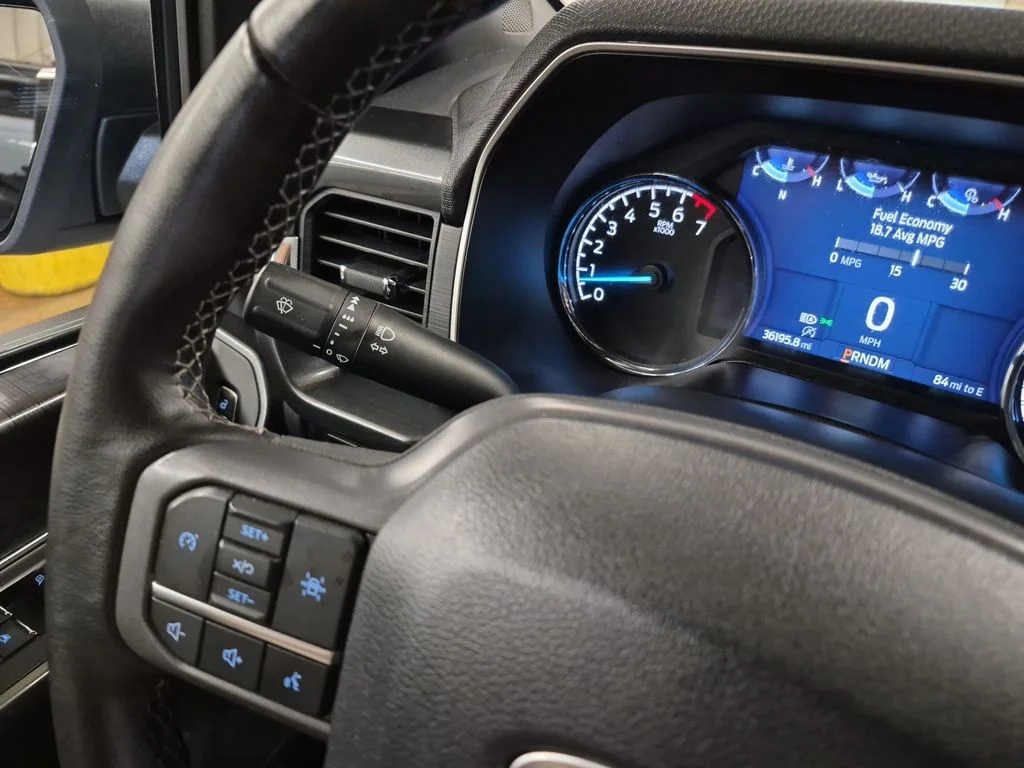 Certified Used 2023 Avalanche Ford XLT image 29