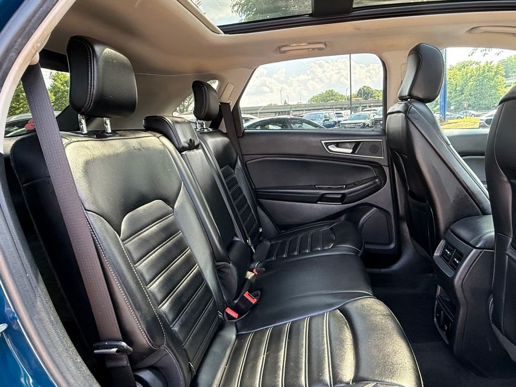 Used 2020 Green Ford SEL image 29