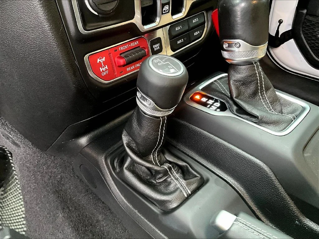 Used 2019 White Jeep Unlimited Rubicon image 16