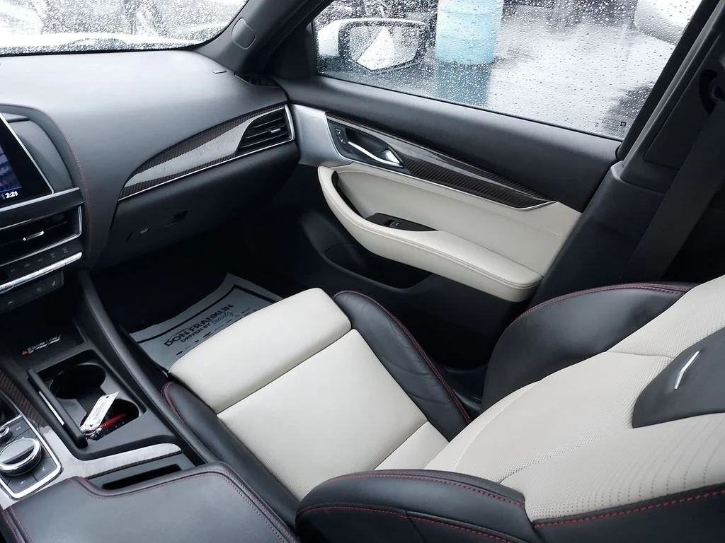 Used 2022 White Cadillac Sport image 11