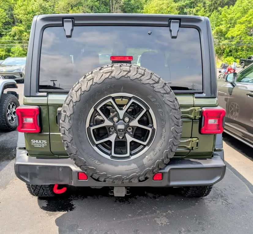 Used 2024 Sarge Green Clearcoat Jeep Rubicon image 3