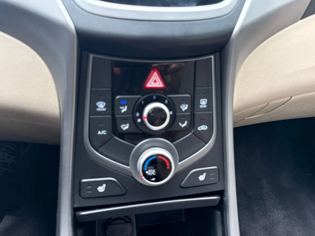 Used 2014 Red Hyundai SE image 27