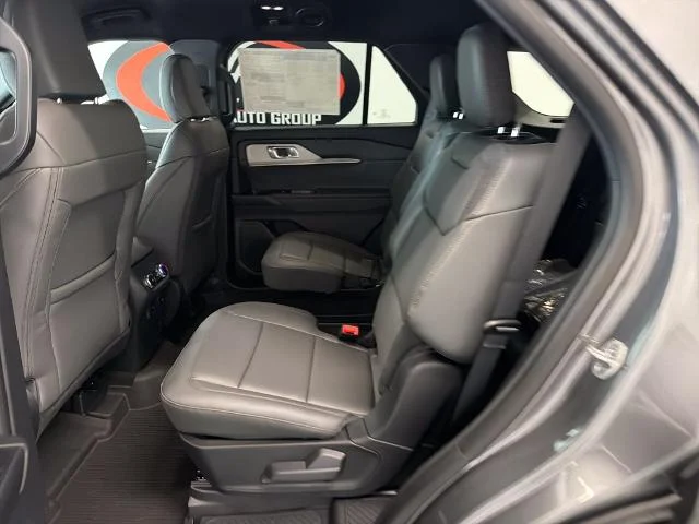 New 2027 Carbonized Gray Metallic Ford Active image 37