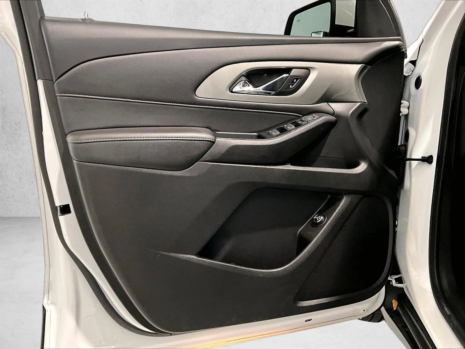 Used 2023 Summit White Chevrolet LT Leather image 18