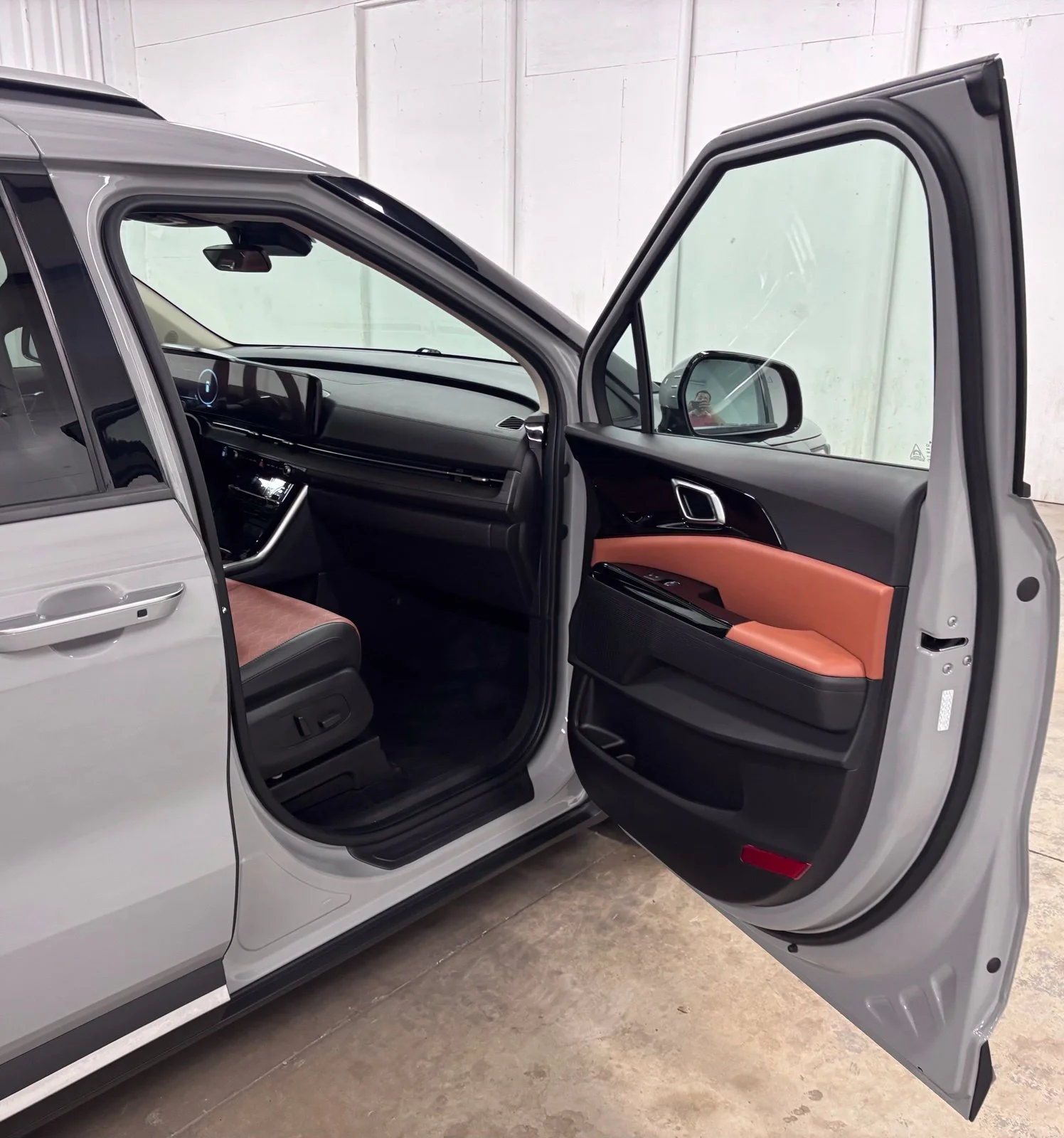 Used 2024 White Kia SX image 17