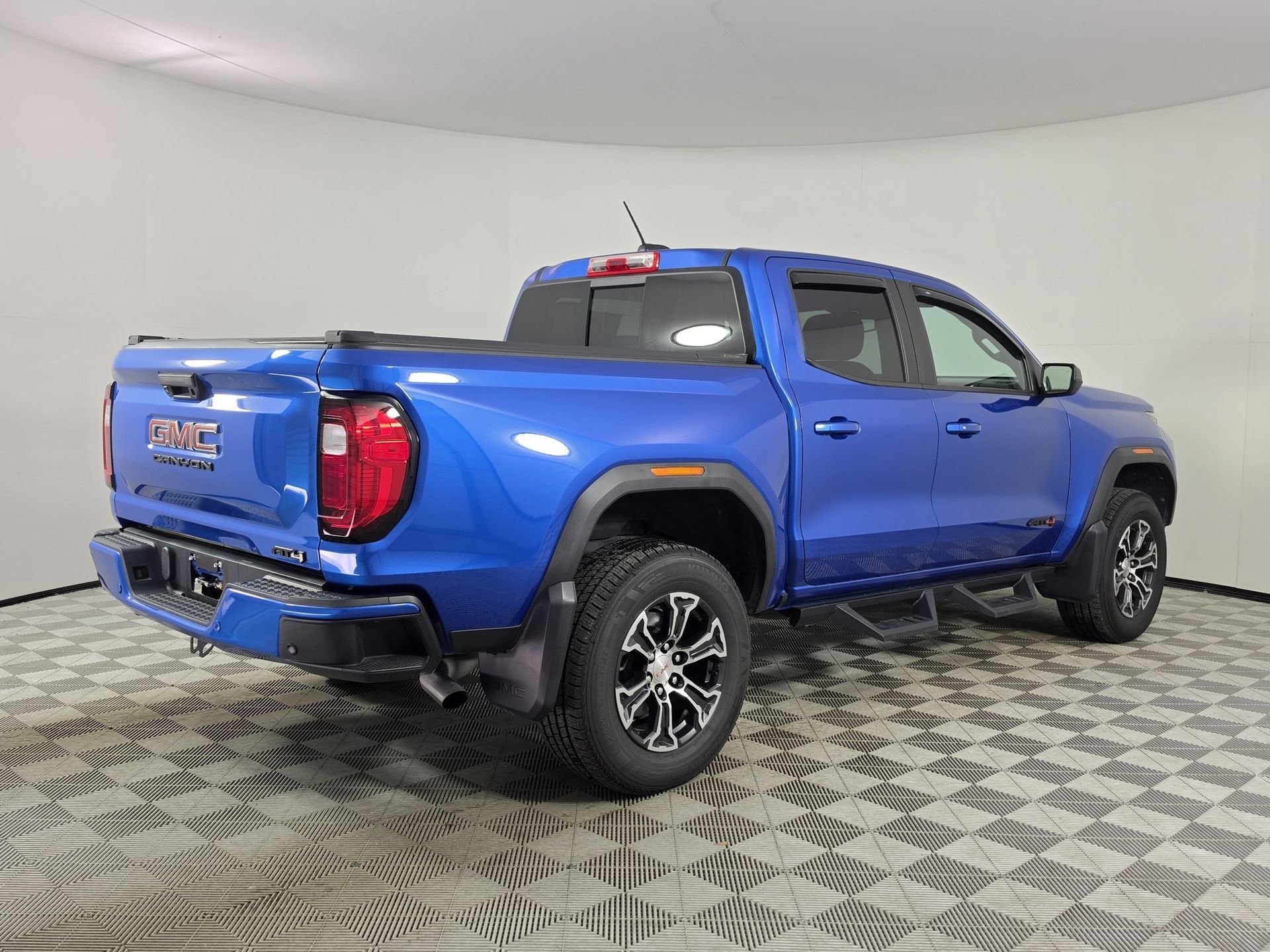 2023 GMC Canyon AT4 - Photo 9