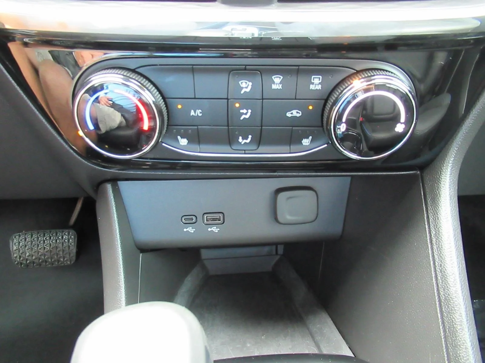 Used 2025 Blue Buick Sport Touring image 30