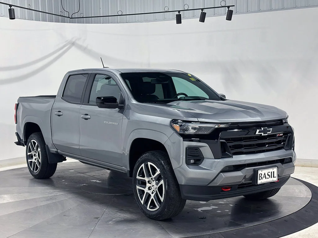 Used 2024 Sterling Gray Metallic Chevrolet Z71 image 38