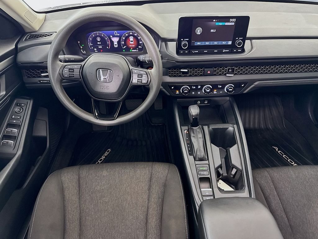Used 2023 White Honda EX image 28