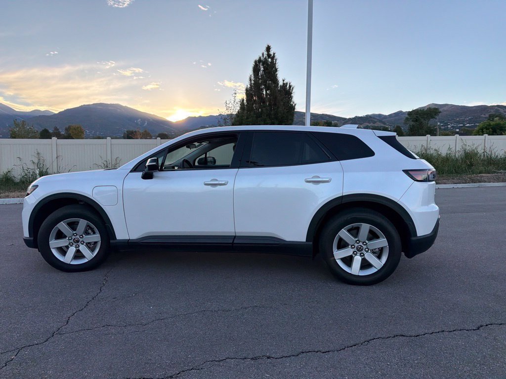 Used 2024 White Honda EX image 11