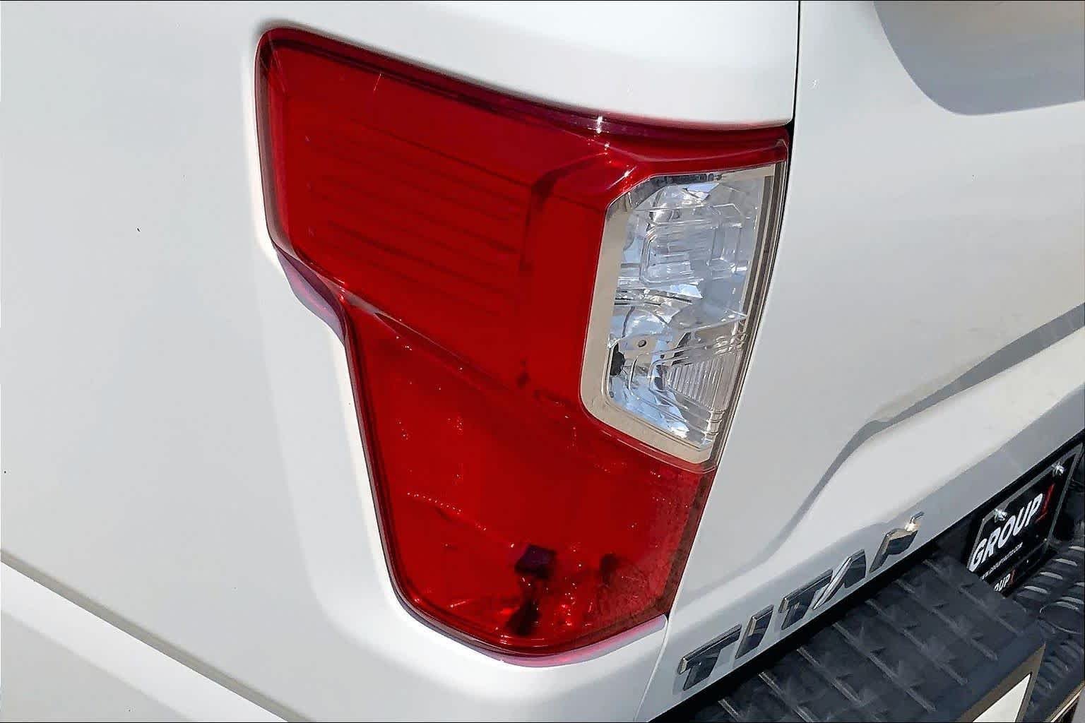 Used 2021 Glacier White Nissan SV image 29