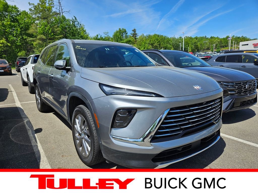 2025 Buick Enclave Preferred AWD's photo