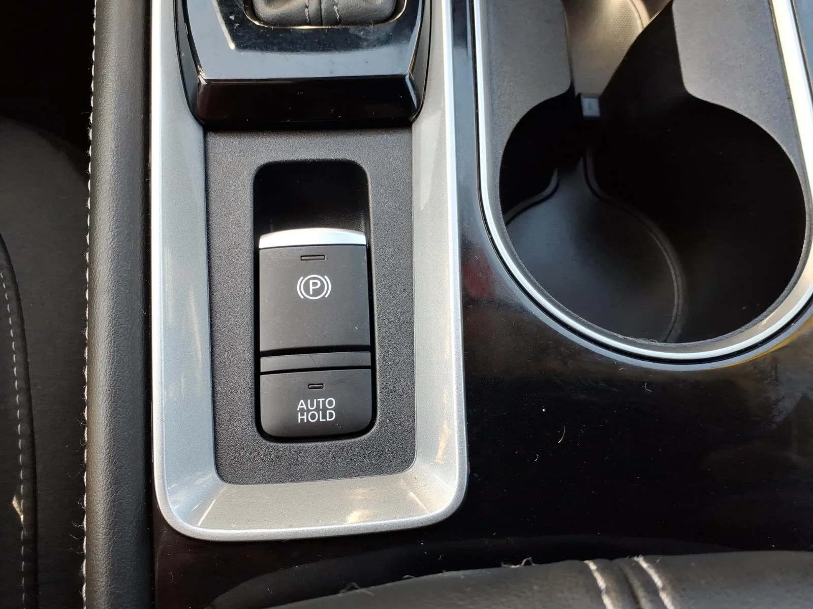 Certified Used 2024 Gun Metallic Nissan 2.5 SV image 22