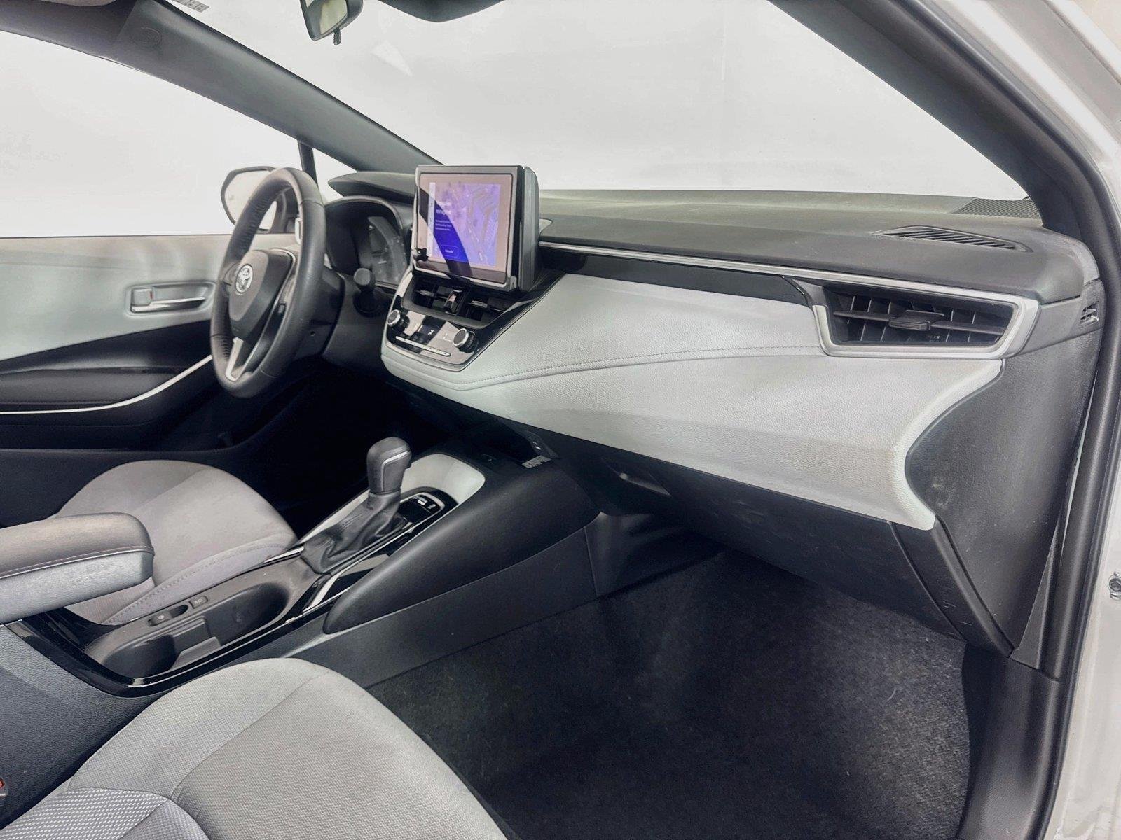 Used 2024 Ice Cap Toyota SE image 28