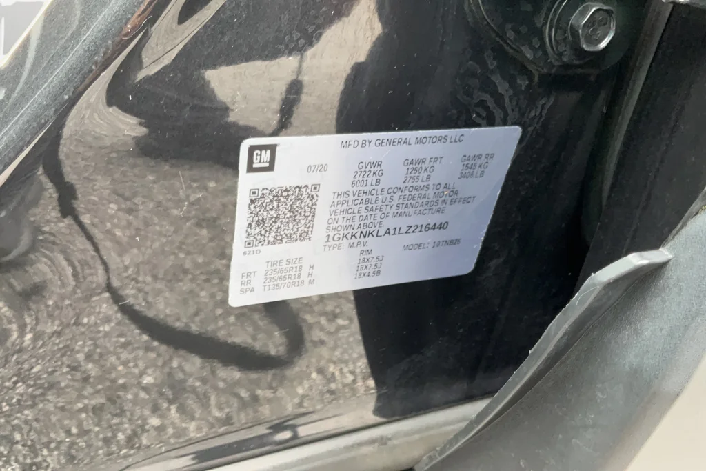Used 2020 Black GMC SLE image 25