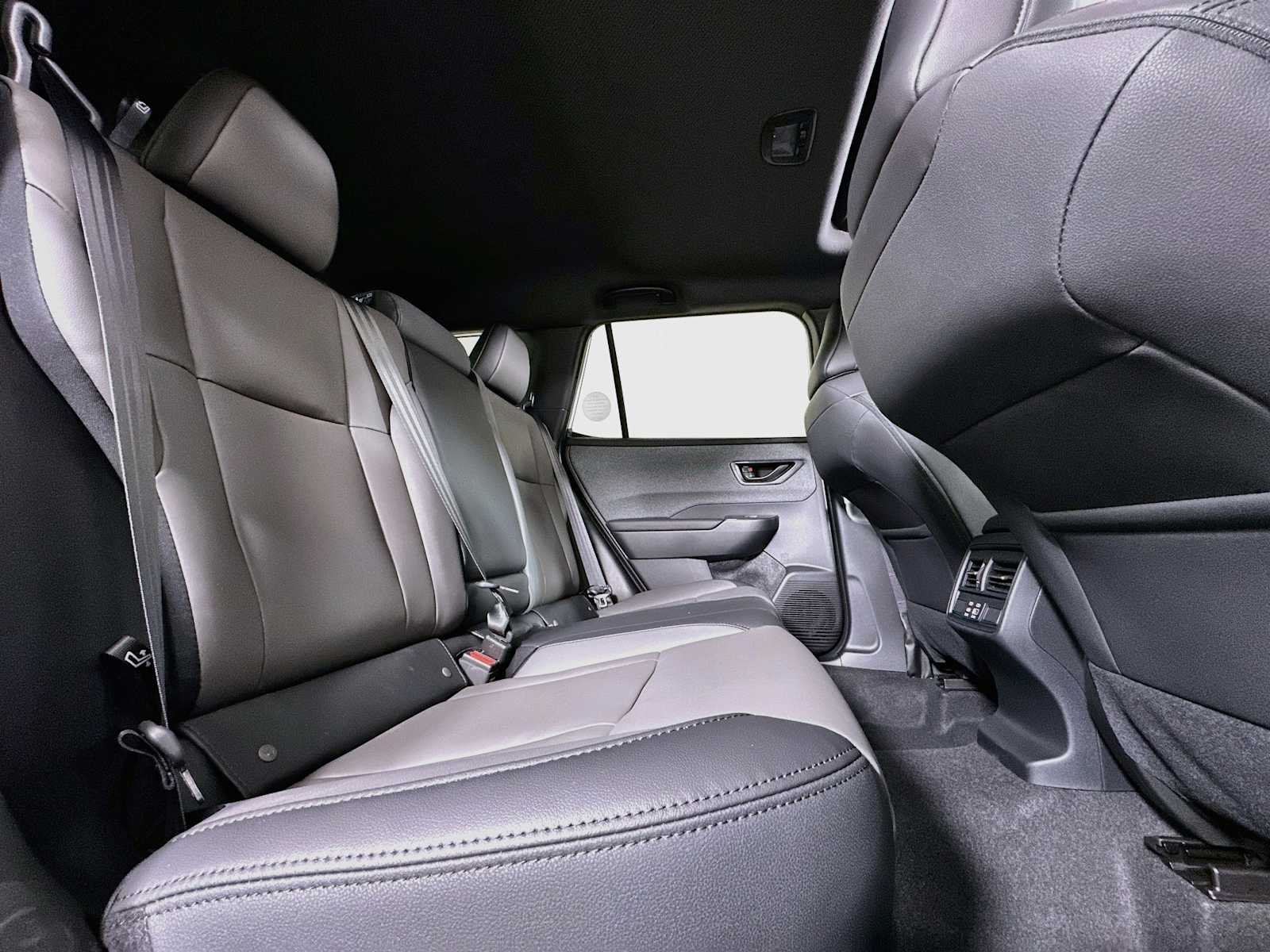 New 2026 CRYSTAL WHITE PEARL Subaru Premium image 26