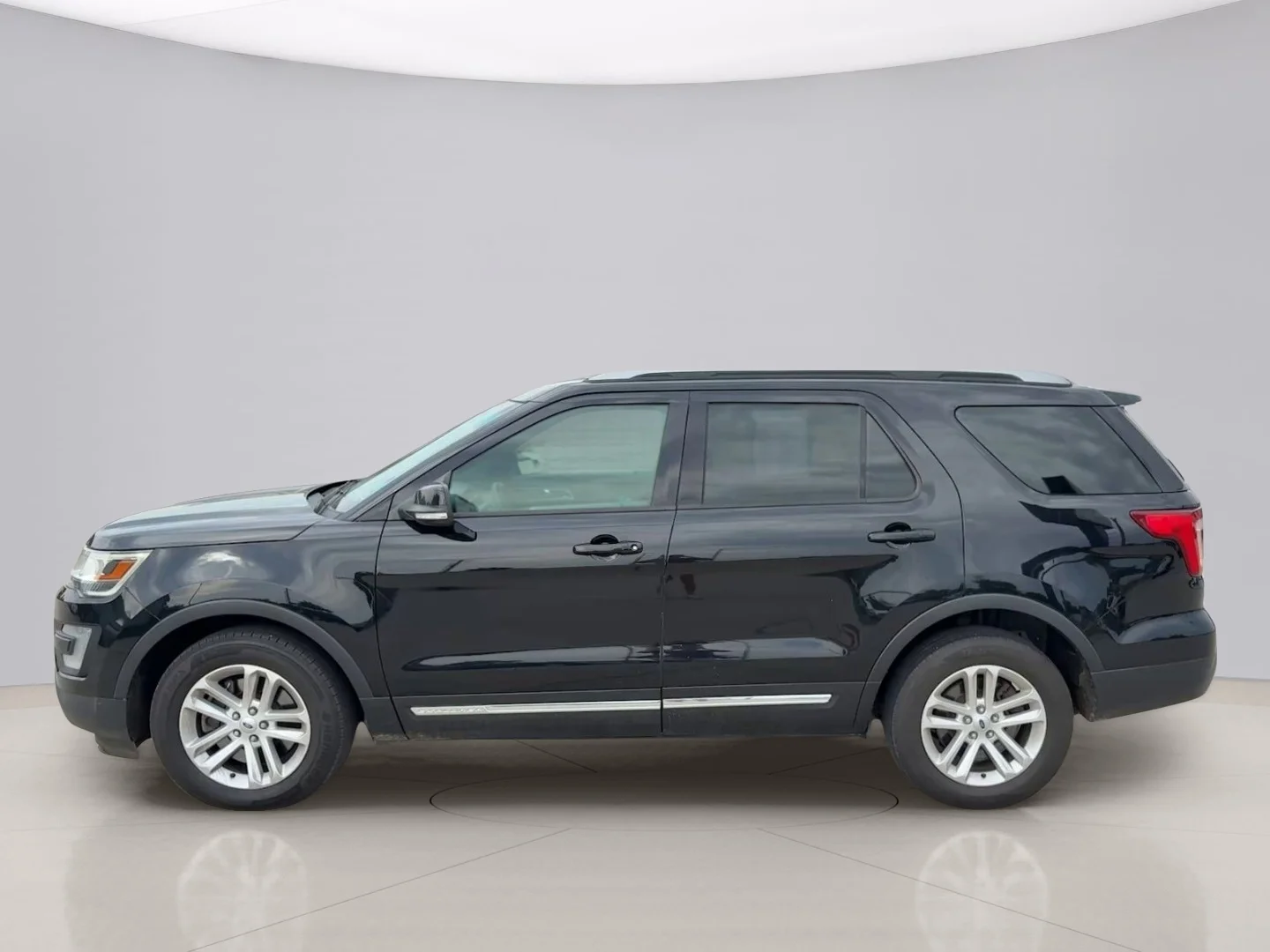 Used 2017 Ford Explorer XLT with VIN 1FM5K7D82HGA57548 for sale in Lincoln, NE