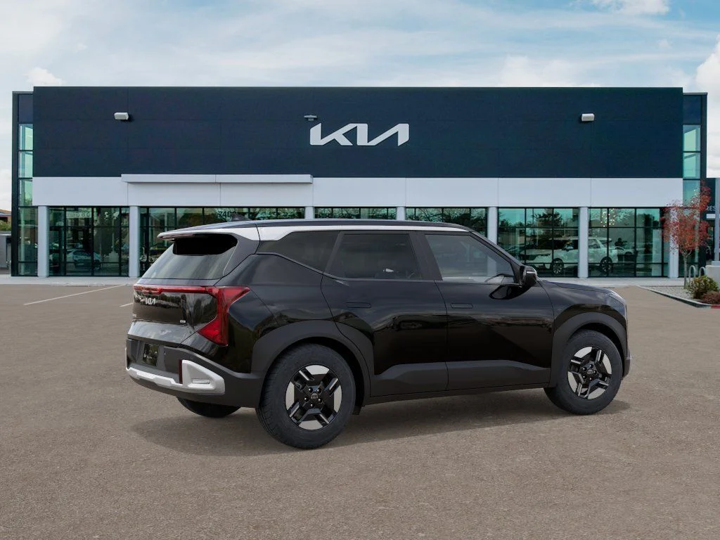 New 2027 Black Kia LX image 6