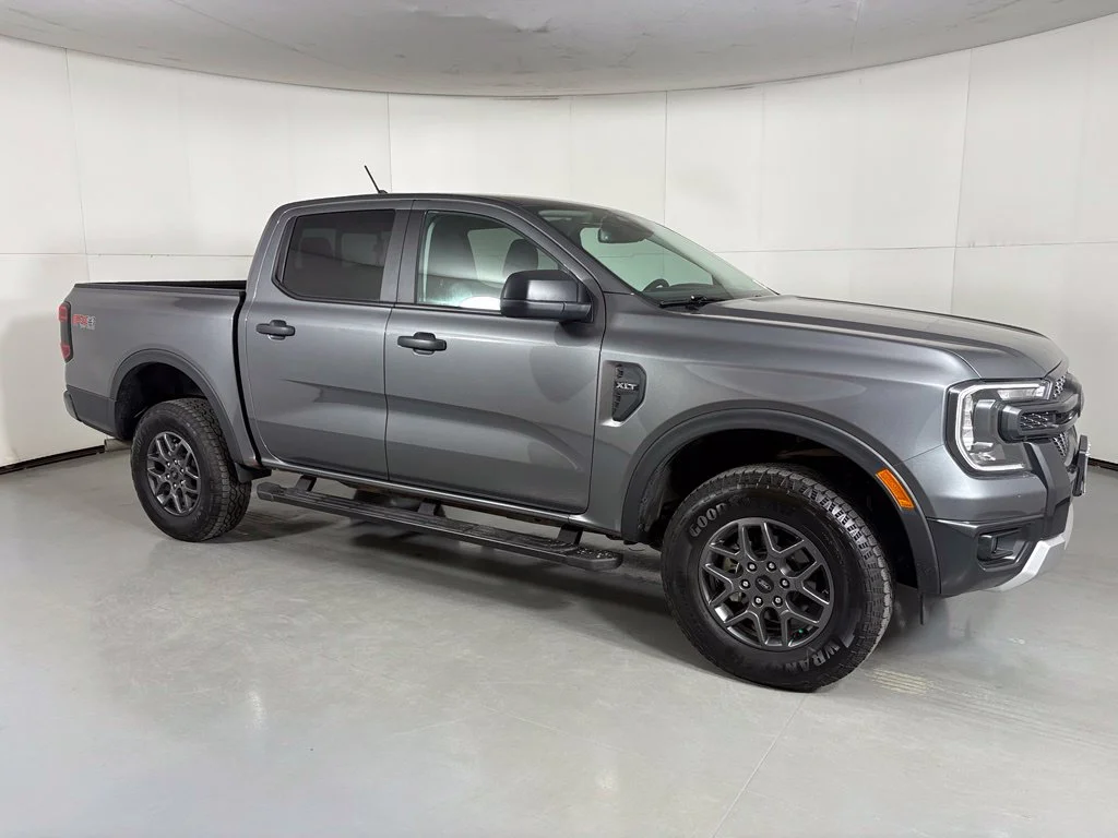 Used 2025 Gray Ford XLT image 9