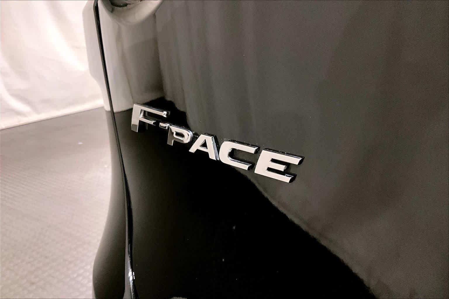 Used 2020 BLACK Jaguar SVR image 9