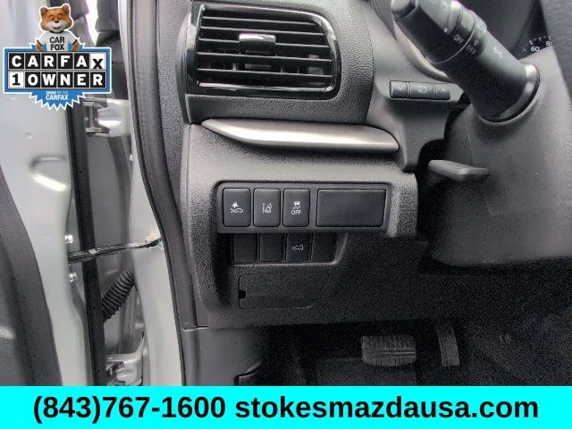 Used 2025 Silver Mitsubishi SE image 3