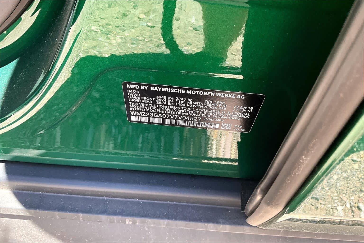 New 2027 British Racing Green IV Metallic MINI Signature Plus image 19