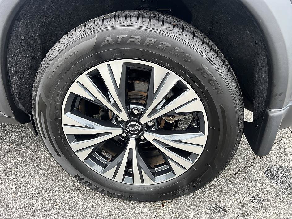 Used 2023 Gun Metallic Nissan SV image 10