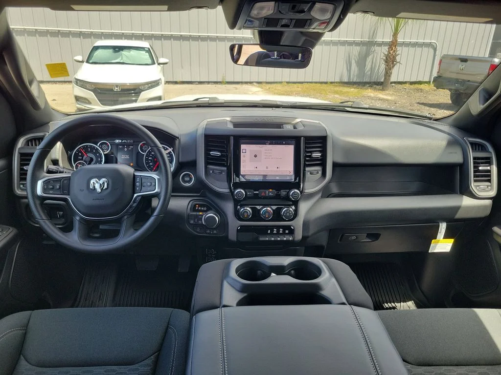 New 2026 Bright White Clearcoat RAM Tradesman image 22