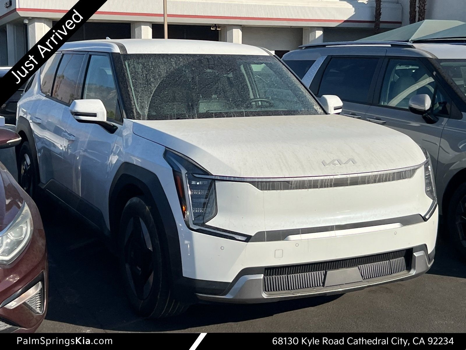 Used 2024 White Kia Light Long Range image 1