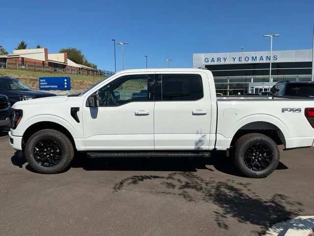 New 2026 Oxford White Ford XLT image 2