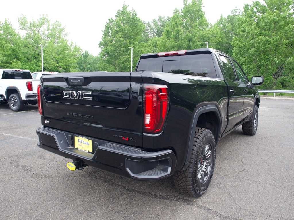 2026 GMC Sierra 1500 AT4X - Photo 6
