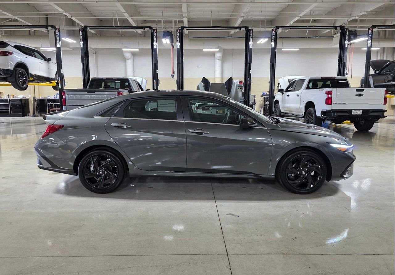 New 2026 Amazon Gray Hyundai SEL Sport image 8