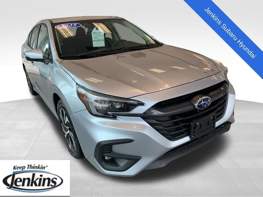 2025 Subaru Legacy Premium's photo