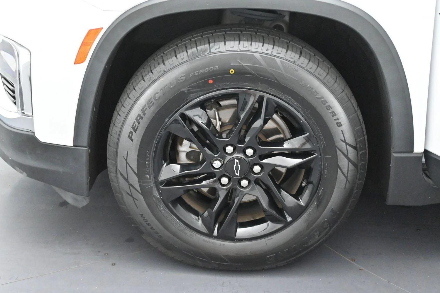 Used 2023 Summit White Chevrolet LT Cloth image 38