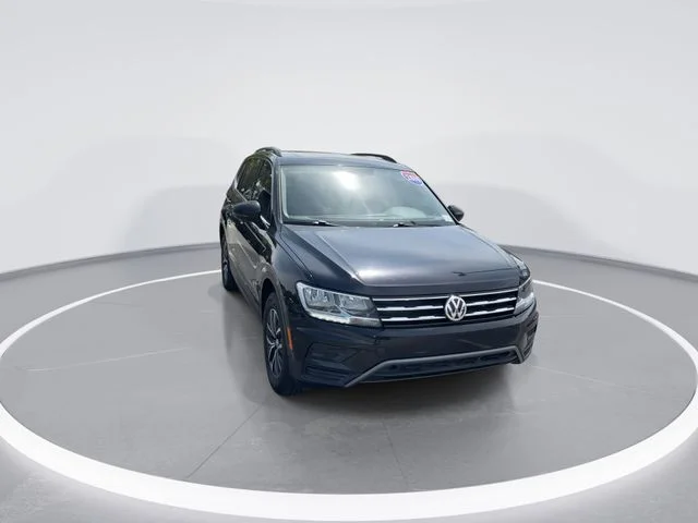 Used 2019 Black Volkswagen 2.0T SE image 2