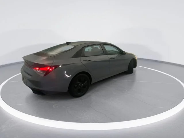 Used 2022 Gray Hyundai SEL image 6