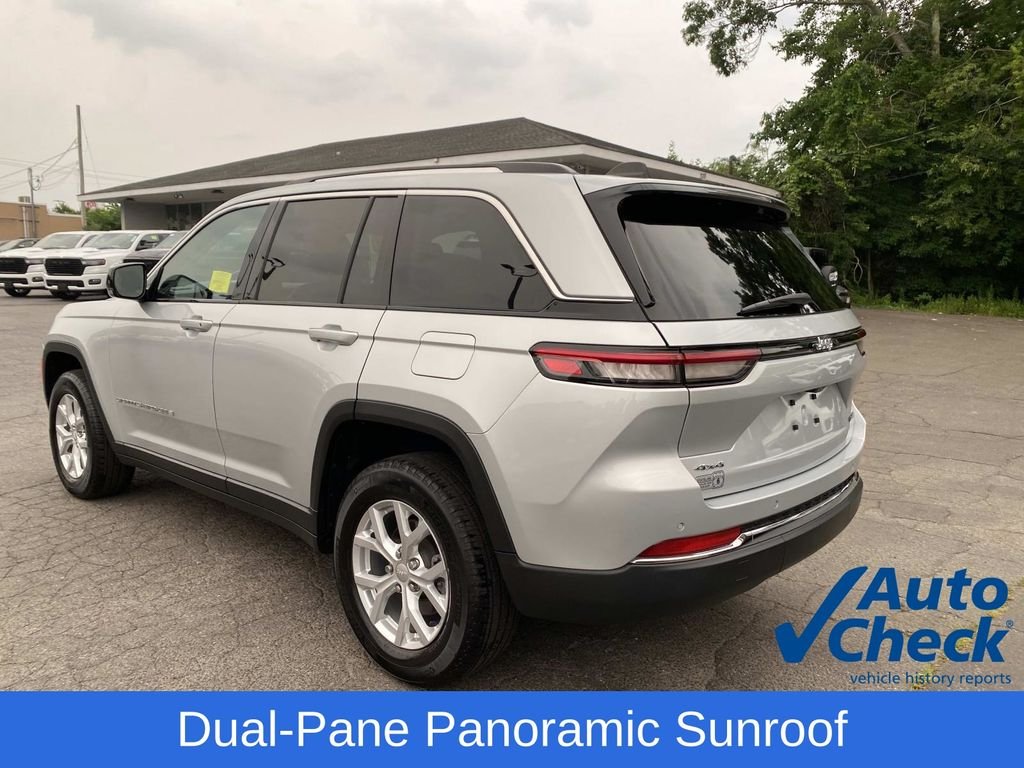 Used 2023 Silver Jeep Limited image 4