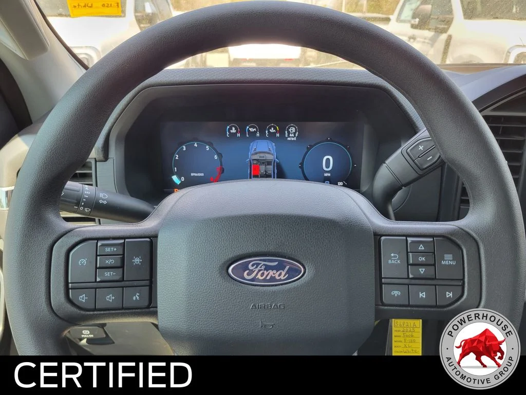 Used 2025 White Ford XL image 32