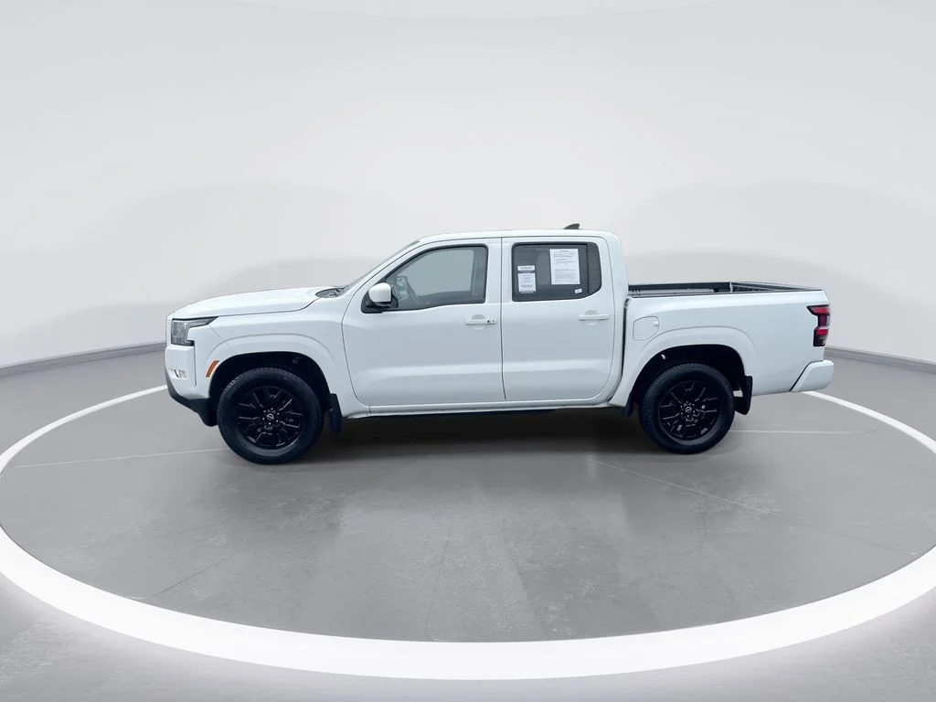 Used 2022 White Nissan SV image 5