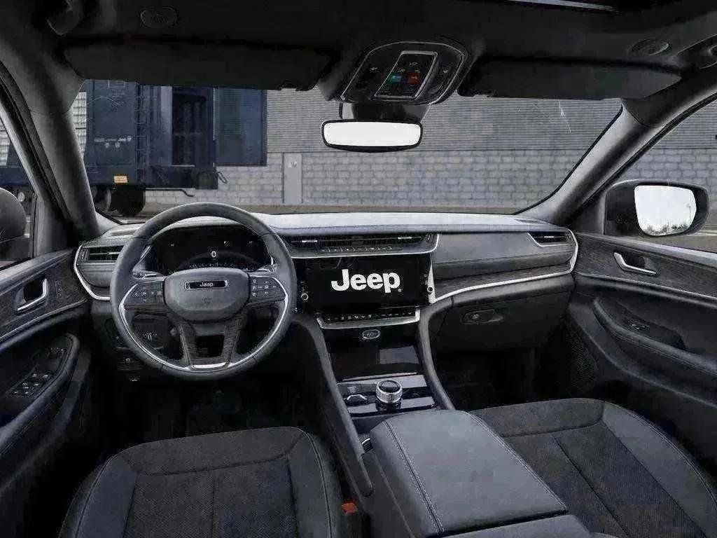 New 2026 Bright White Clear-Coat Exterior Paint Jeep Altitude image 65
