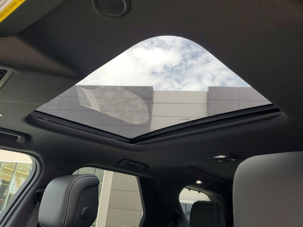 New 2025 Eiger Grey Land Rover S image 28